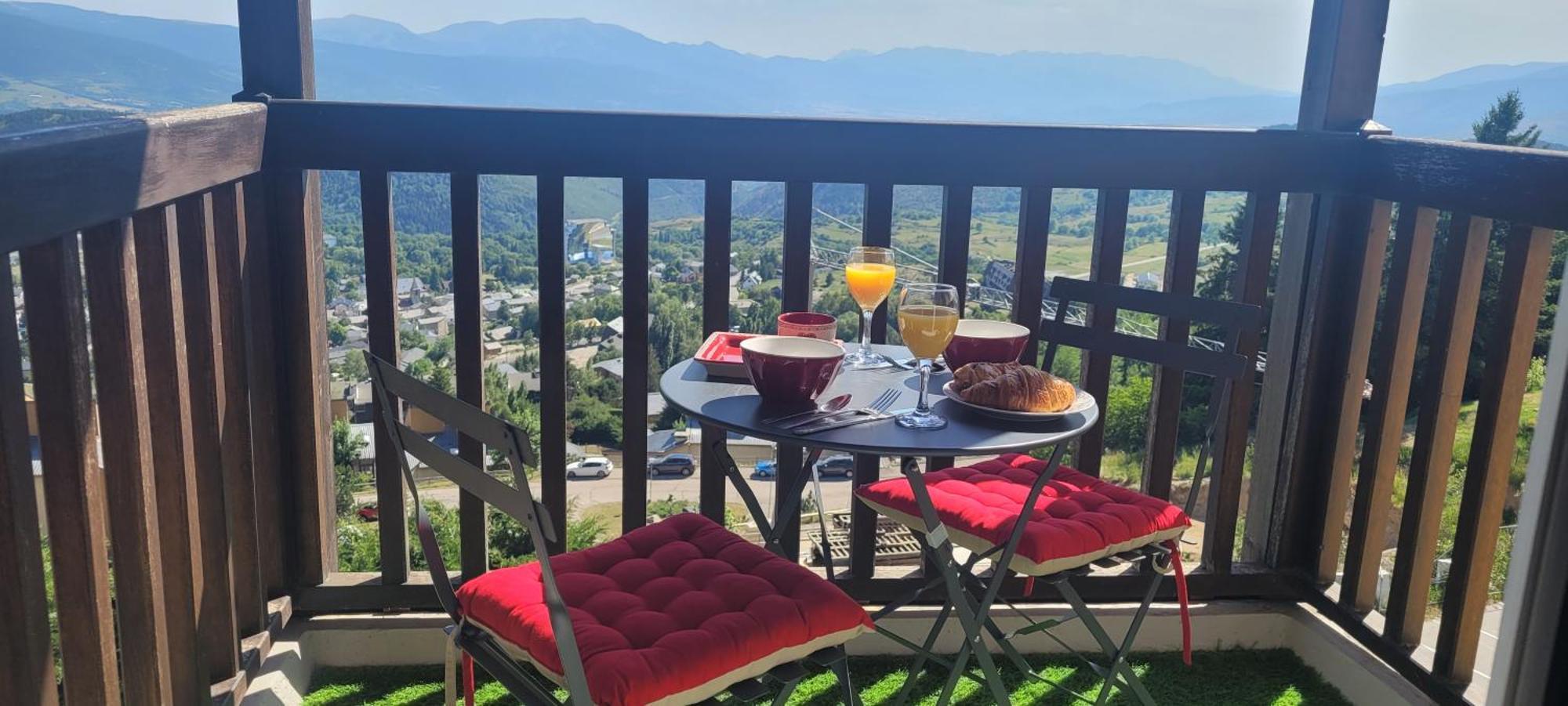 Les Balcons Du Soleil L Ourson Leilighet Font-Romeu-Odeillo-Via Eksteriør bilde
