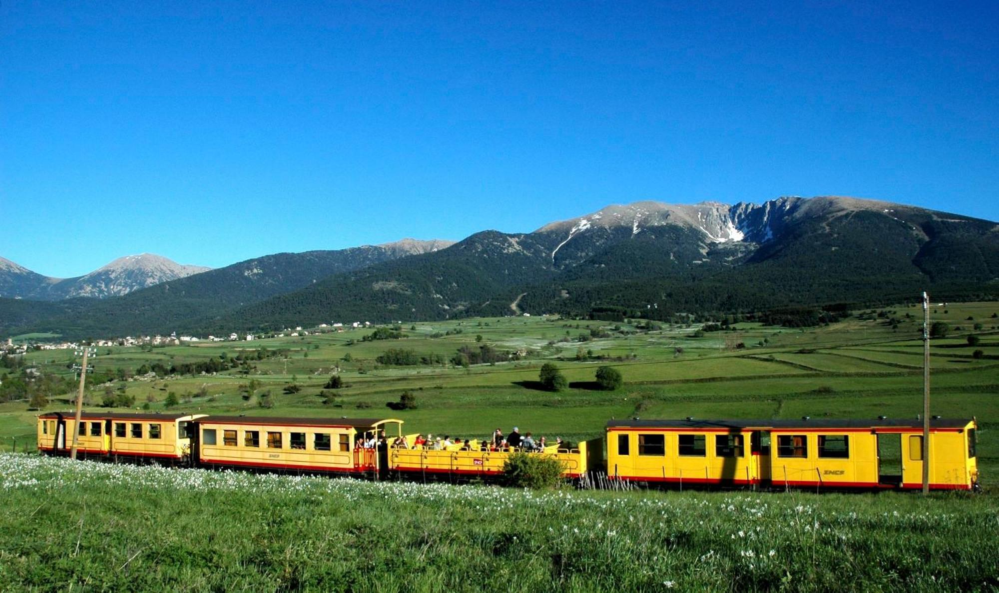 Les Balcons Du Soleil L Ourson Leilighet Font-Romeu-Odeillo-Via Eksteriør bilde